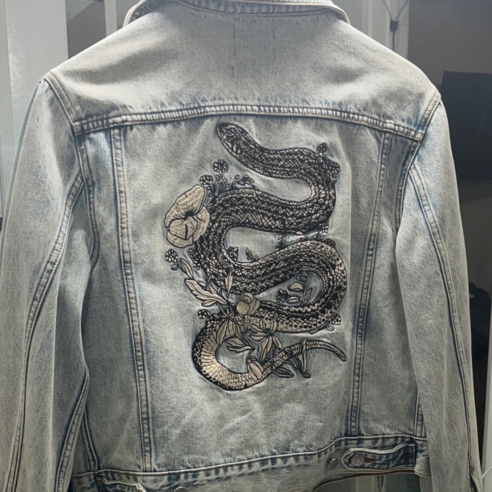 BDG Light Wash Blue Denim Jacket with Snake Embroidery Back - Picture 7 of 8
